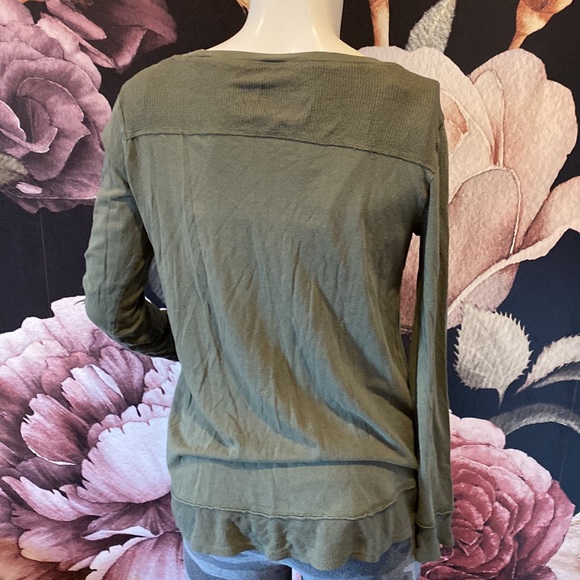 Green Long Sleeve - Picture 4 of 4